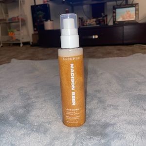 Madison Beer setting spray